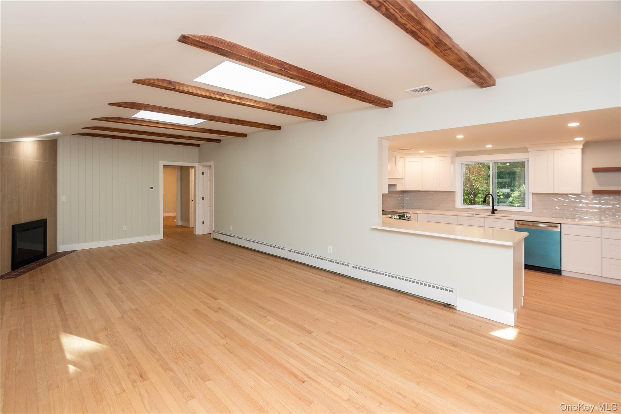 11 Tree Top Lane, Poughkeepsie, NY 12603