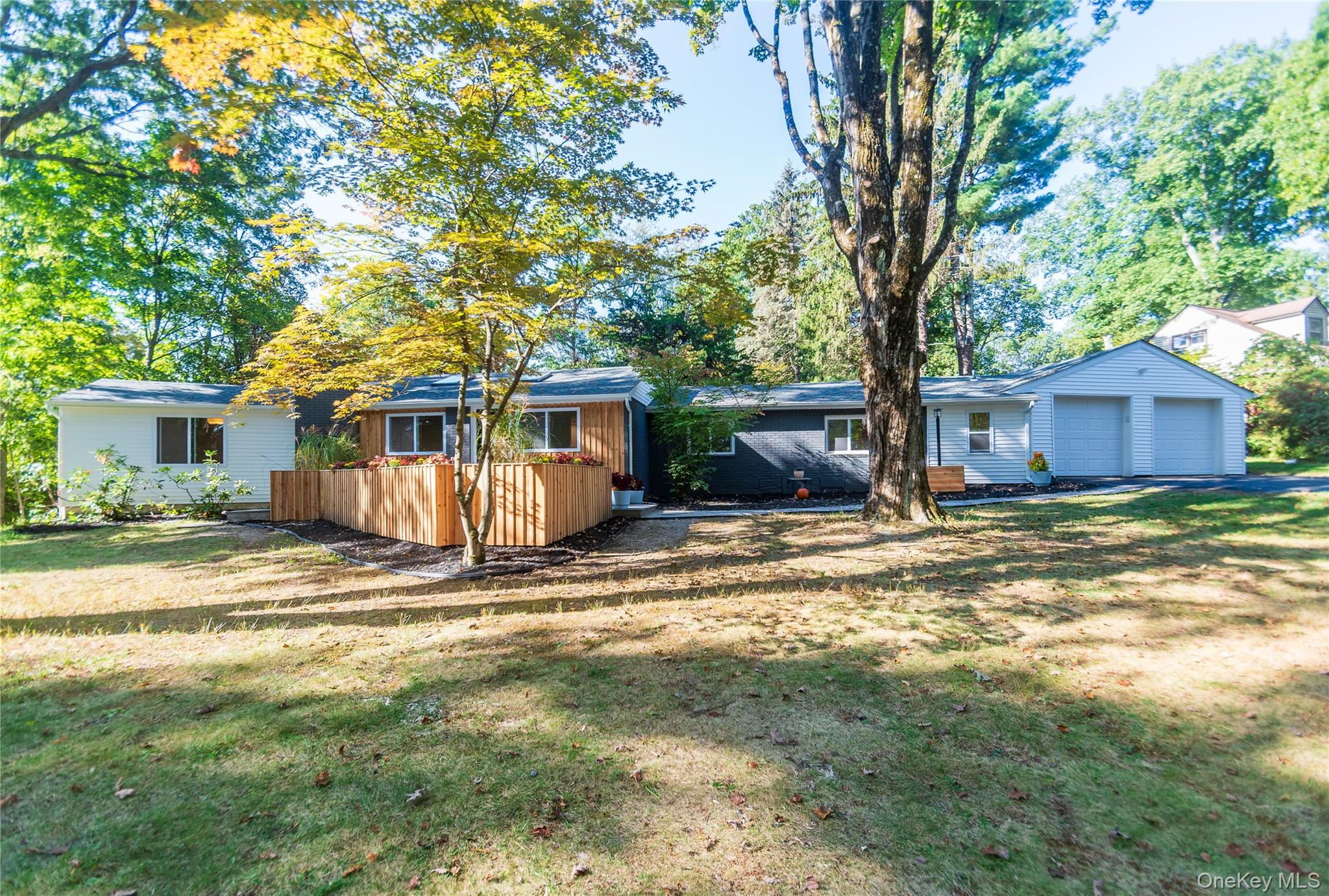 11 Tree Top Lane, Poughkeepsie, NY 12603