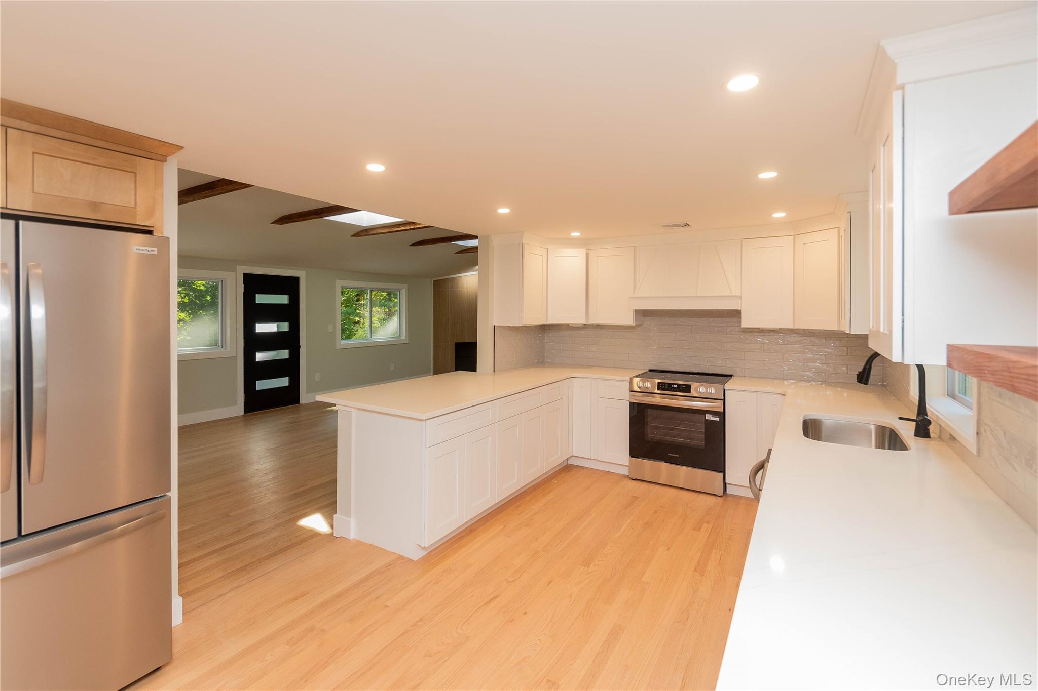 11 Tree Top Lane, Poughkeepsie, NY 12603