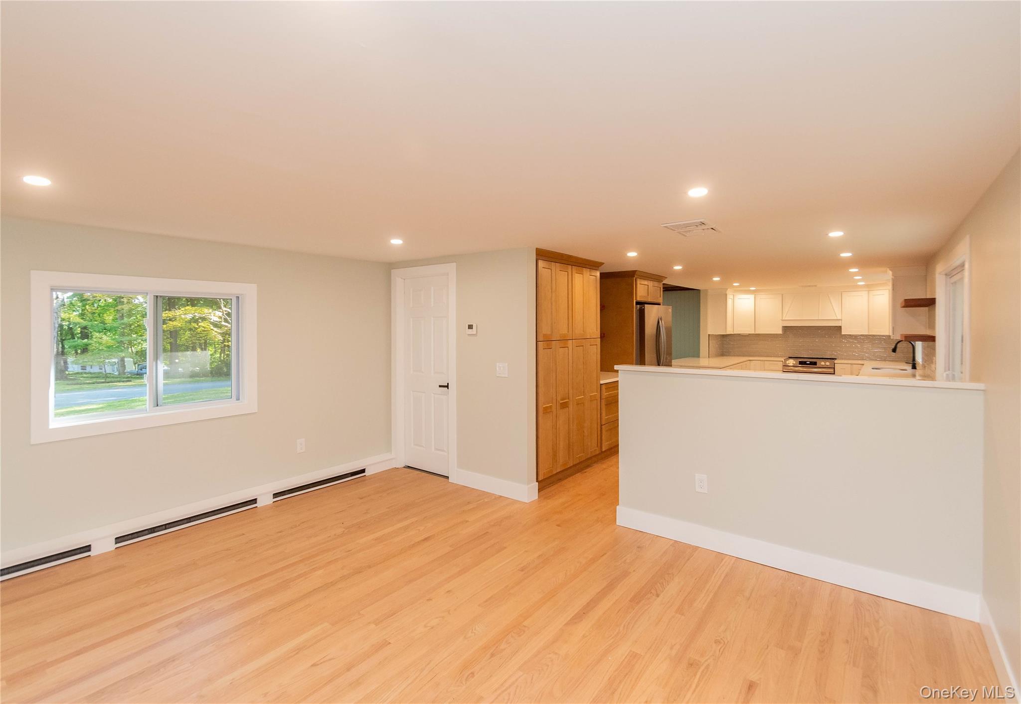 11 Tree Top Lane, Poughkeepsie, NY 12603