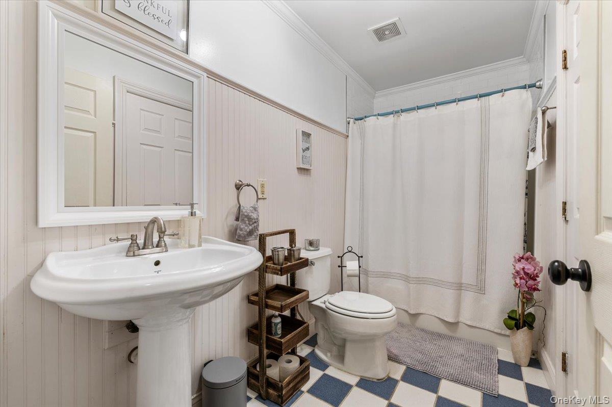 101 Plymouth Avenue, East Patchogue, NY 11772