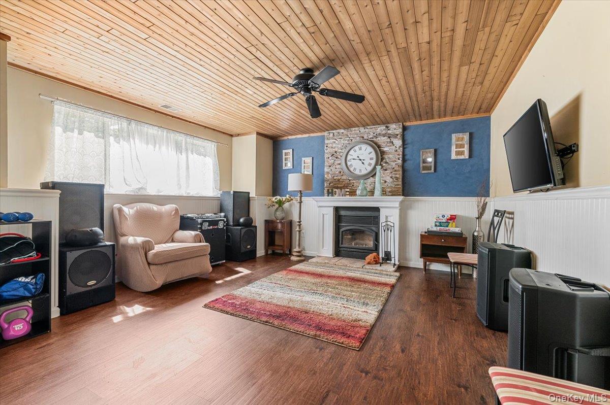 101 Plymouth Avenue, East Patchogue, NY 11772