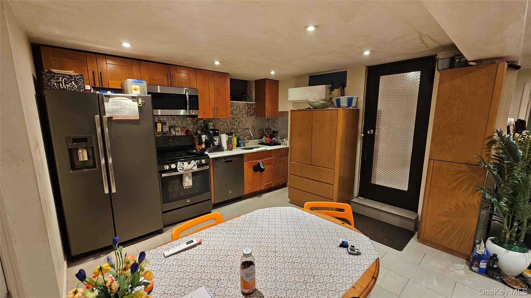 65-19 Dieterle Crescent, Rego Park, NY 11374