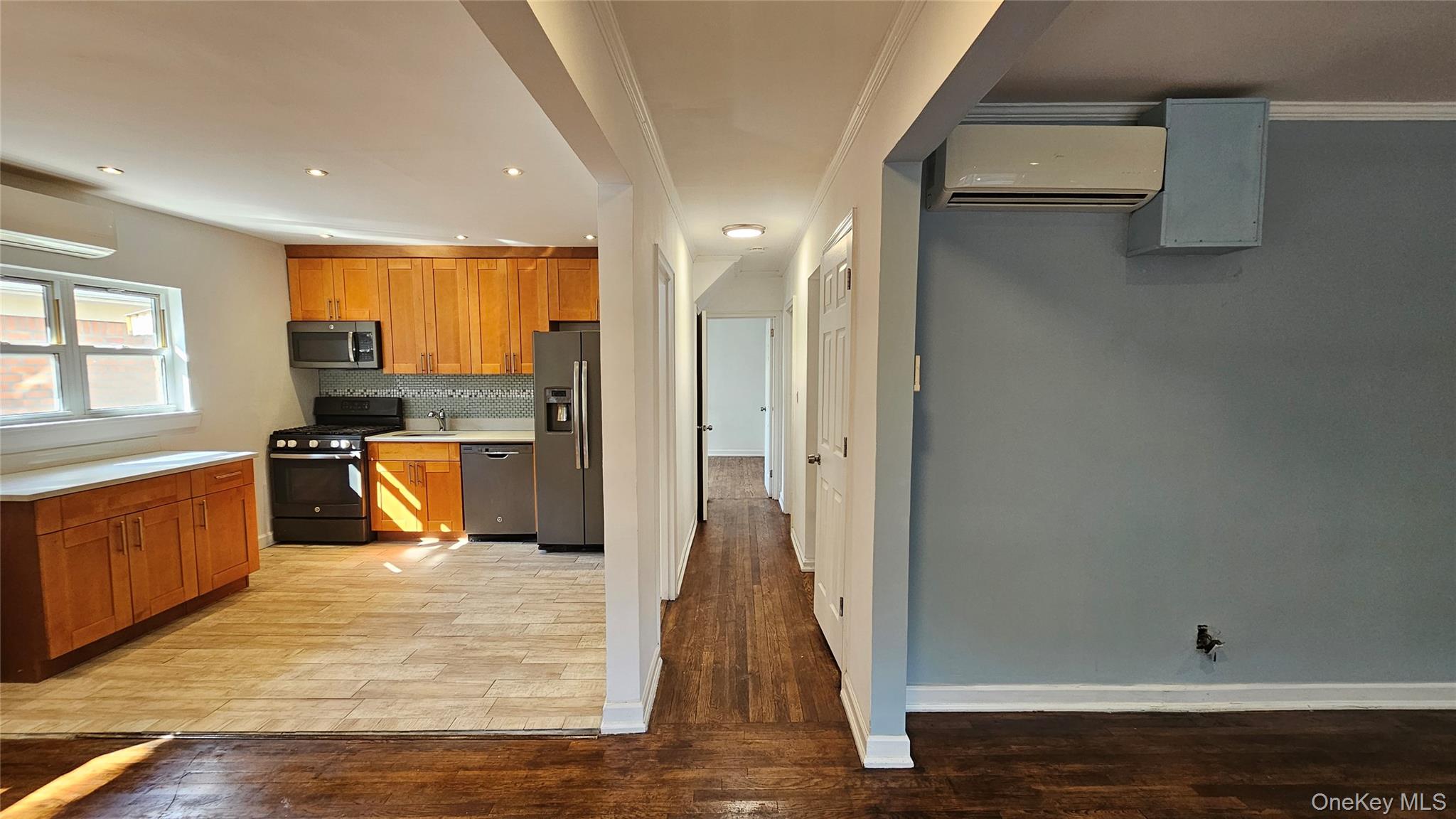 65-19 Dieterle Crescent, Rego Park, NY 11374