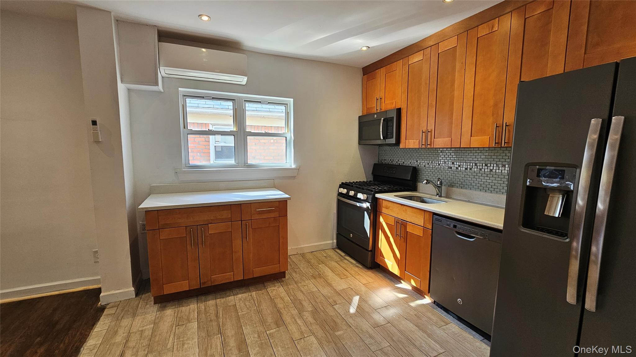 65-19 Dieterle Crescent, Rego Park, NY 11374