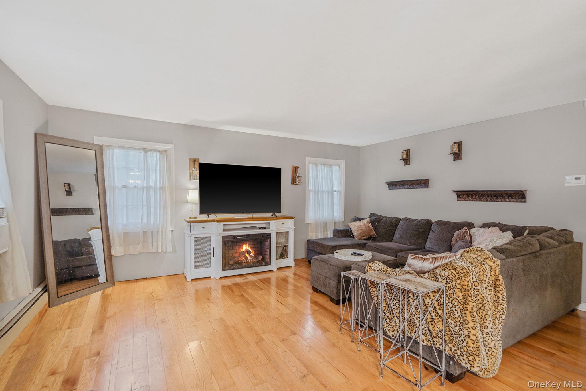 17 Whitmore Lane, Coram, NY 11727