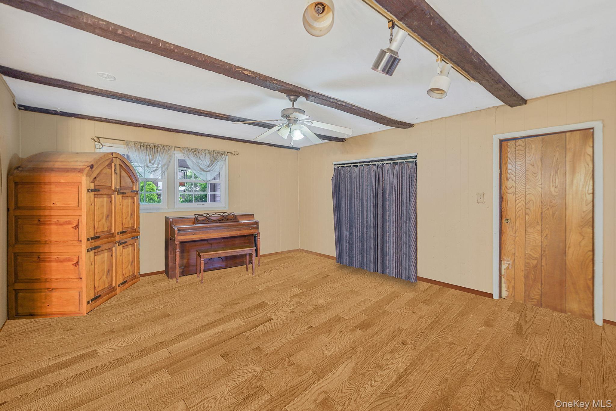 17 Whitmore Lane, Coram, NY 11727