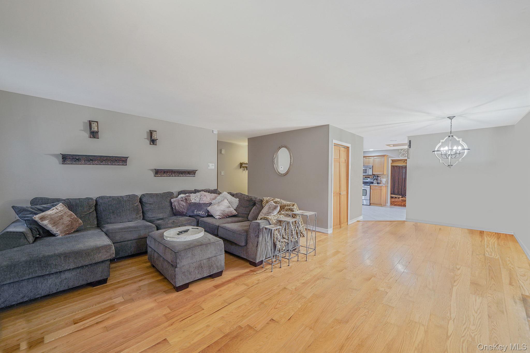 17 Whitmore Lane, Coram, NY 11727