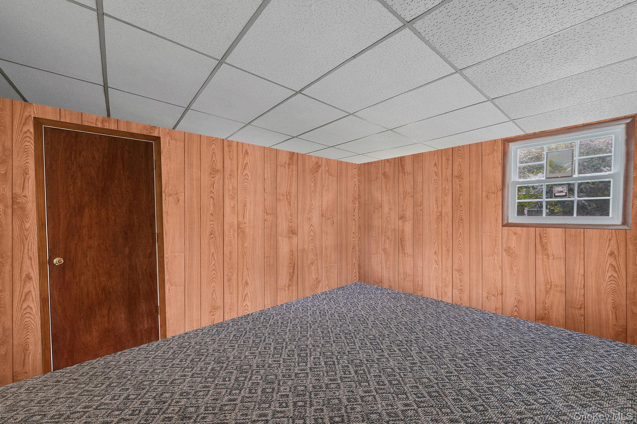 17 Whitmore Lane, Coram, NY 11727