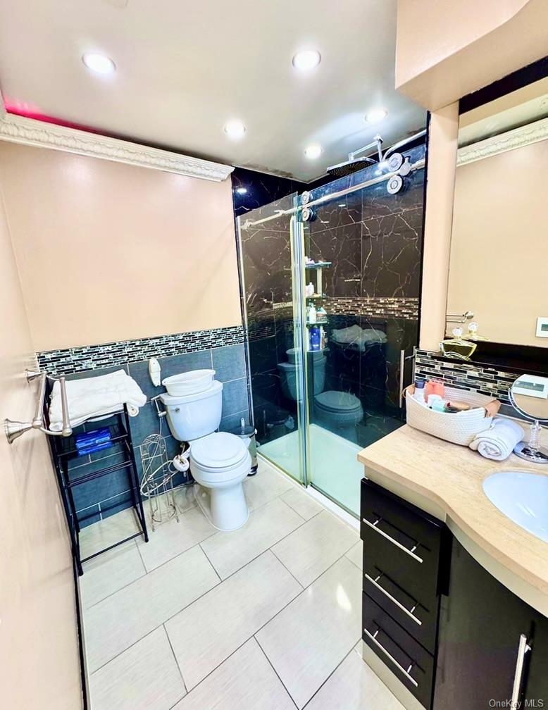 62 Walnut Road, Inwood, NY 11096