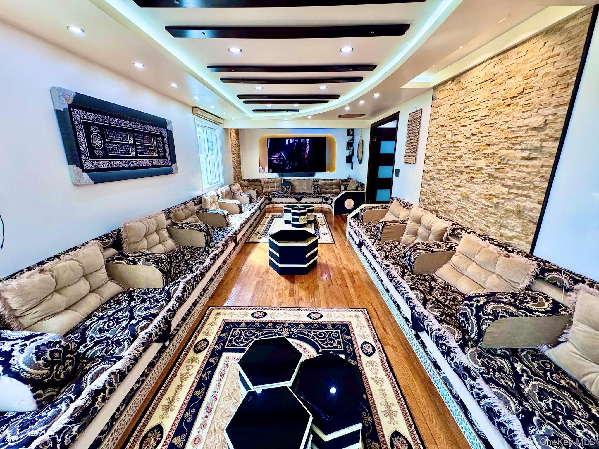 62 Walnut Road, Inwood, NY 11096