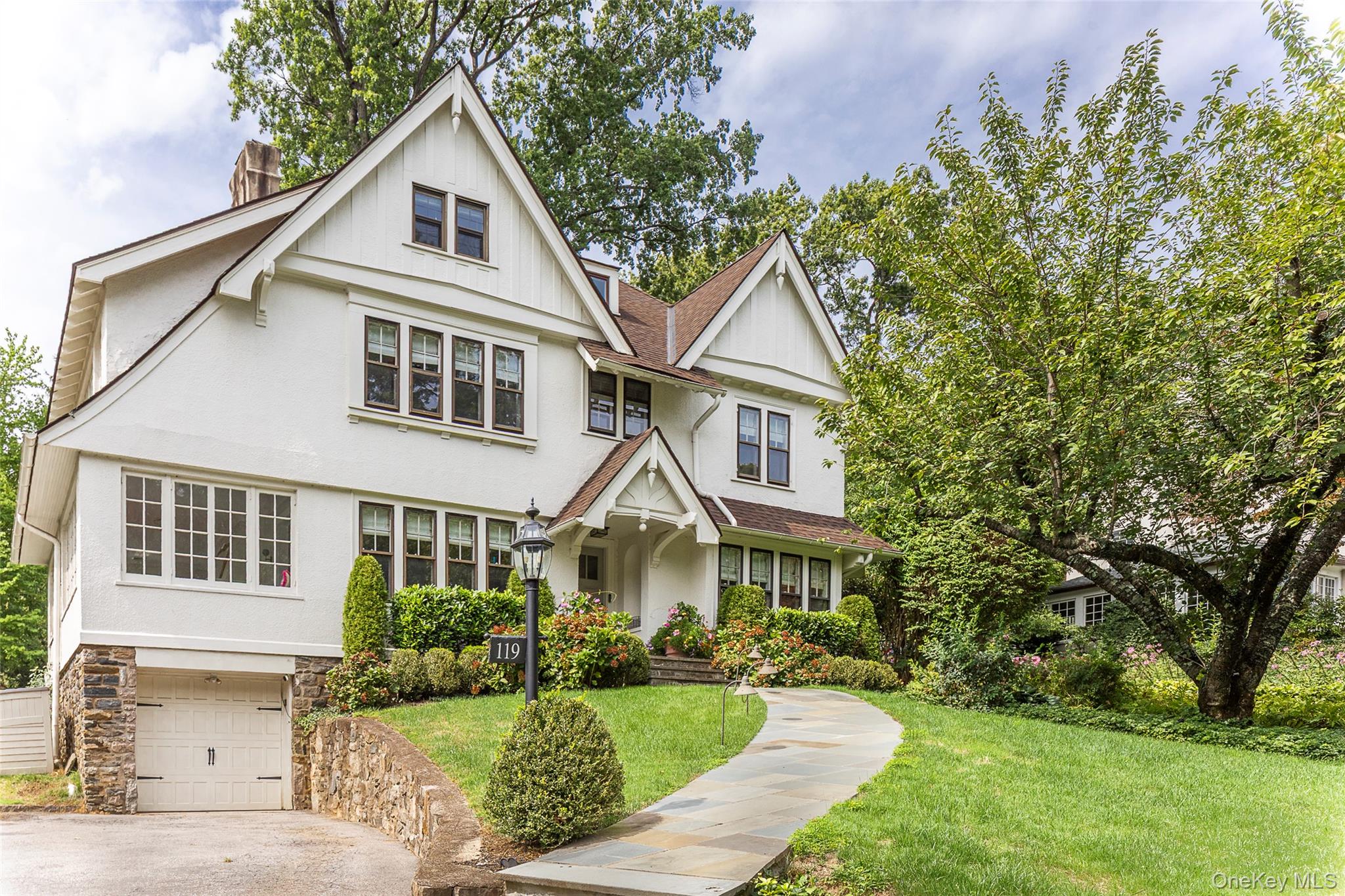 119 Pondfield Road W, Bronxville, NY 10708