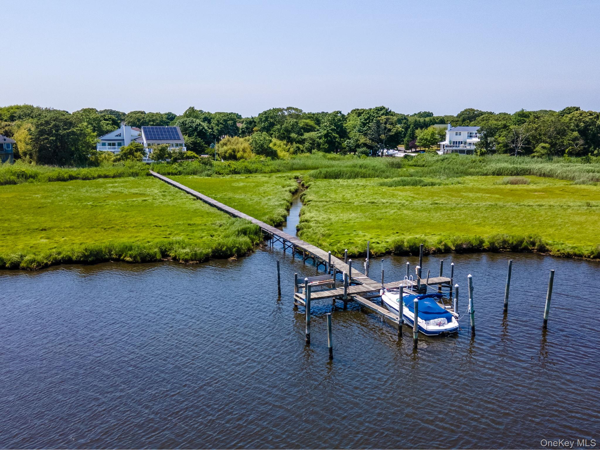 333 Roe Avenue, East Patchogue, NY 11772