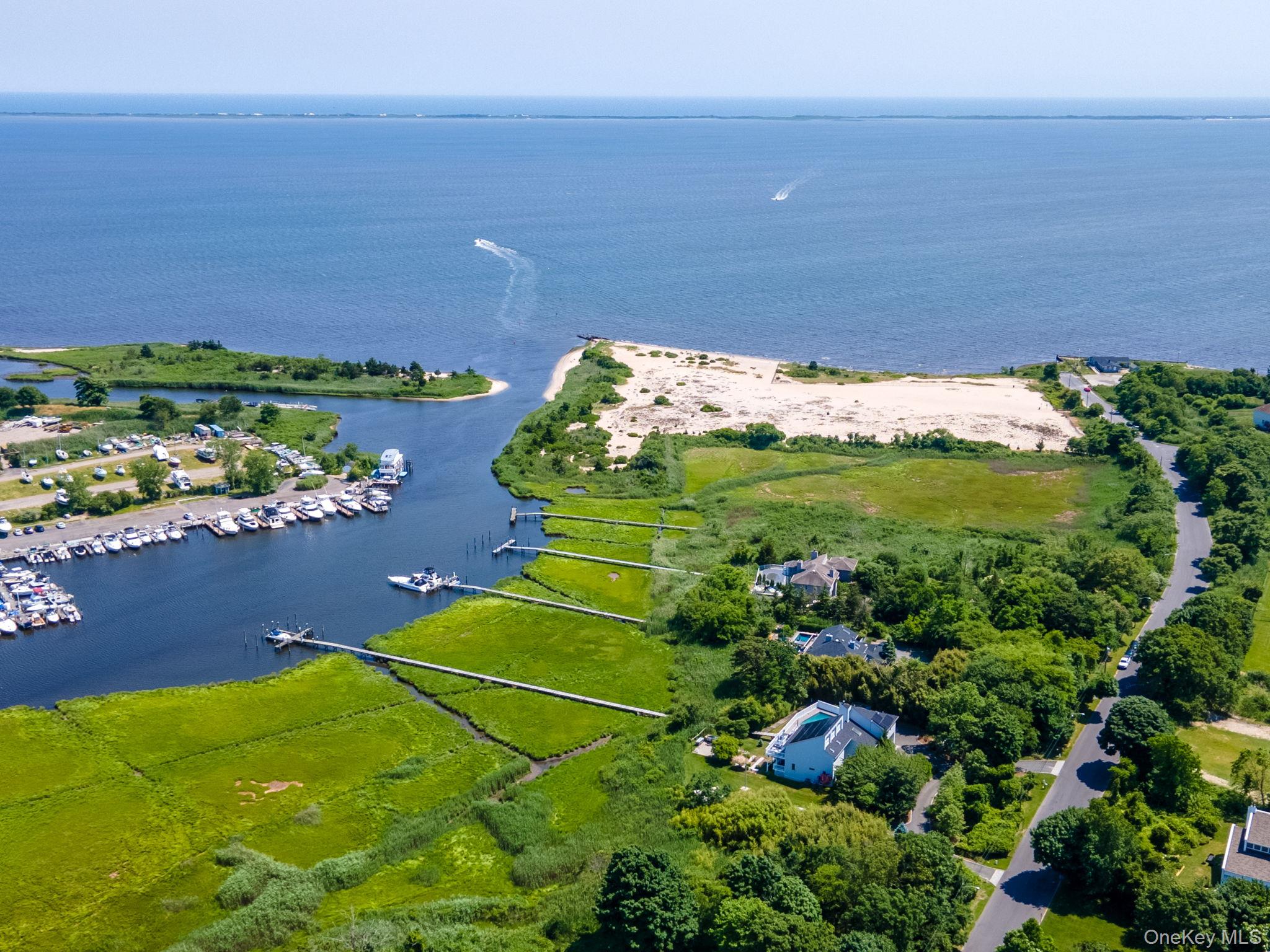 333 Roe Avenue, East Patchogue, NY 11772