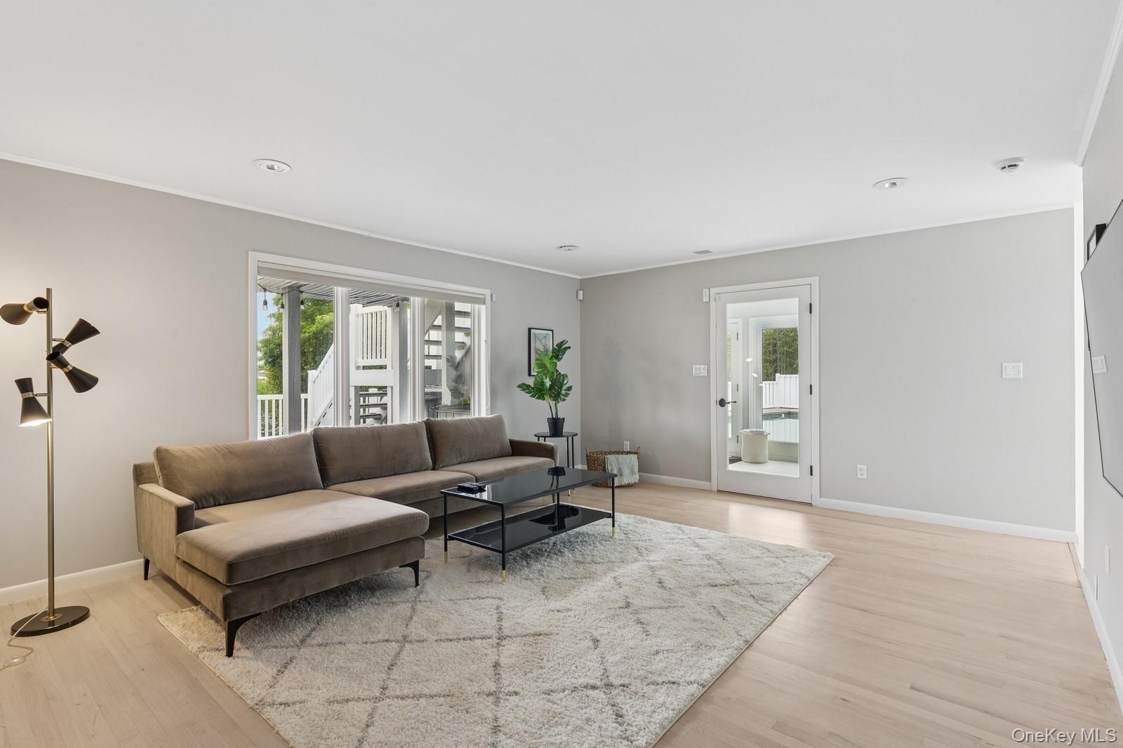 333 Roe Avenue, East Patchogue, NY 11772