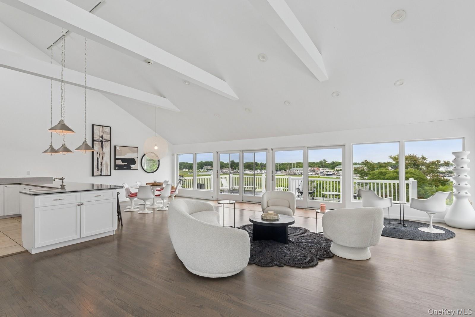 333 Roe Avenue, East Patchogue, NY 11772