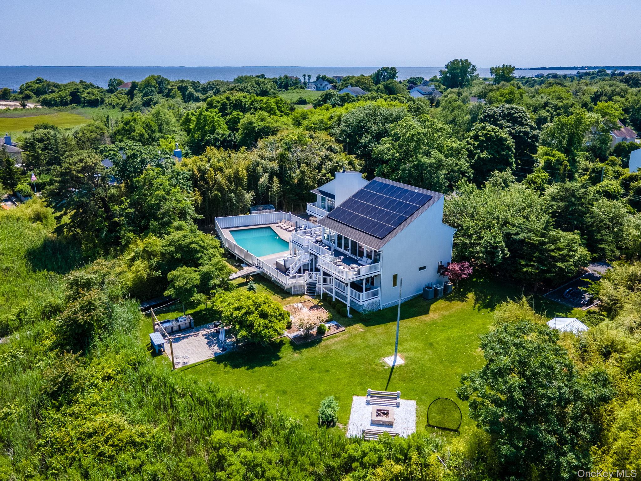 333 Roe Avenue, East Patchogue, NY 11772