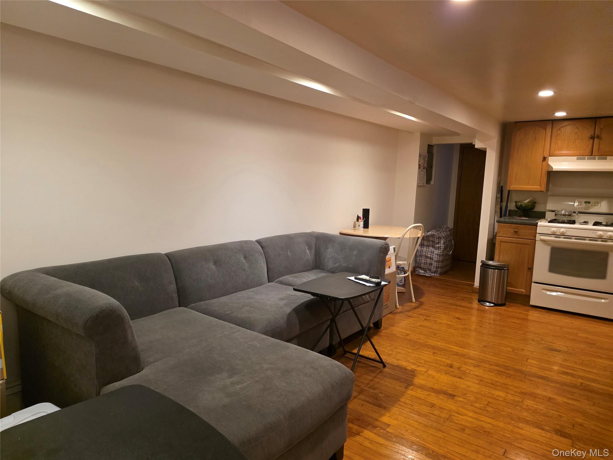 7949 77th Road, Glendale, NY 11385