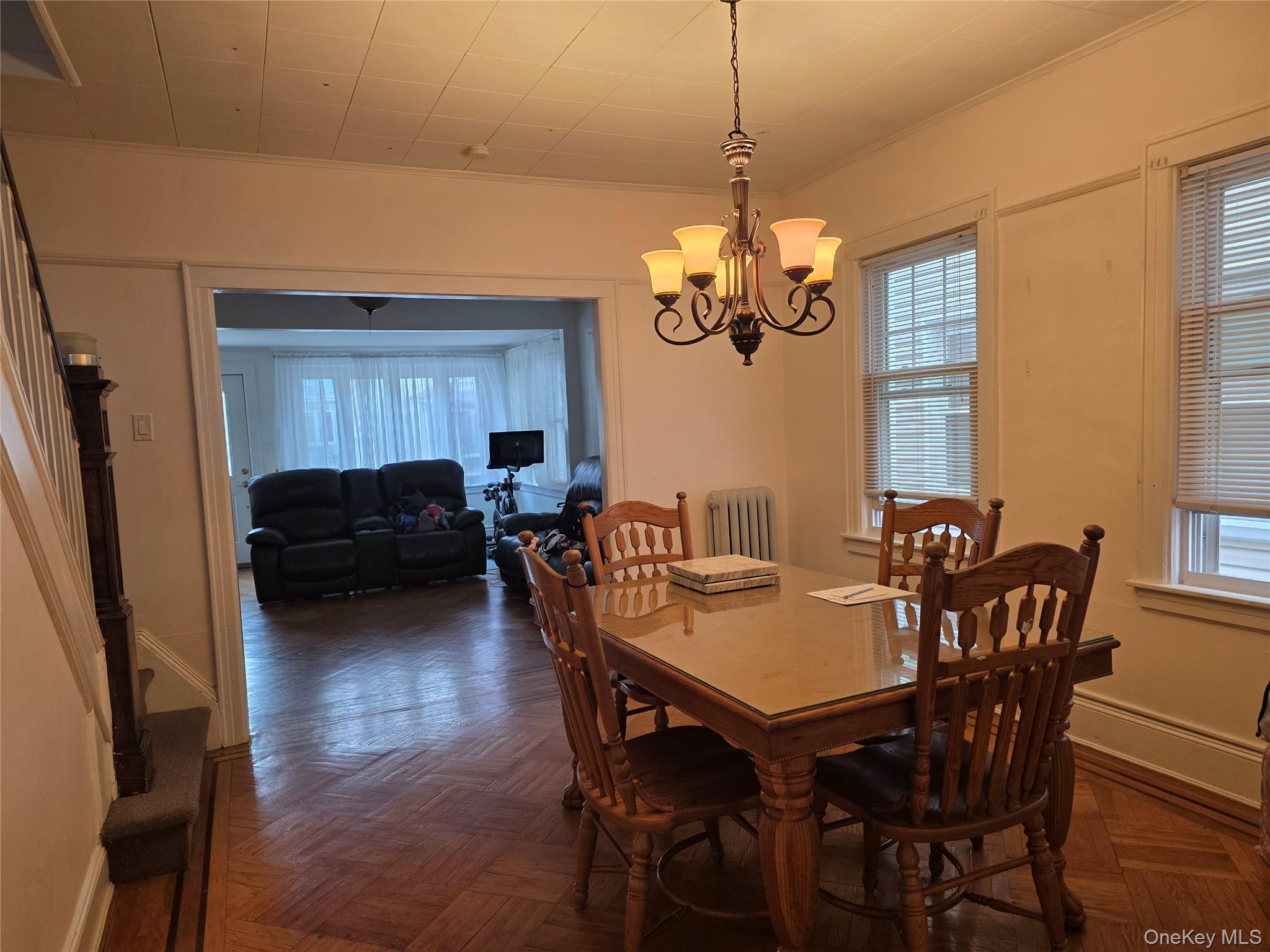 7949 77th Road, Glendale, NY 11385