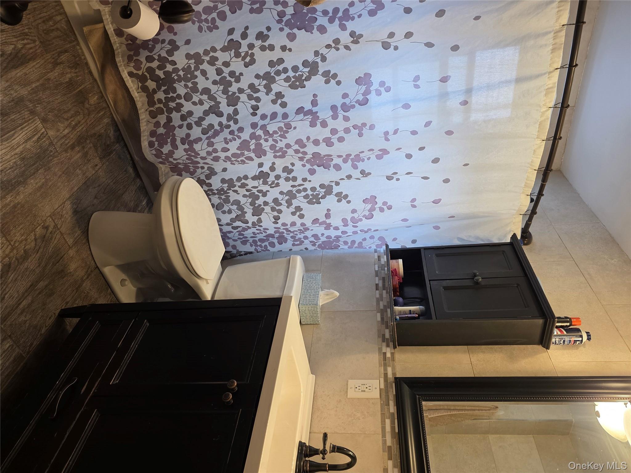 7949 77th Road, Glendale, NY 11385