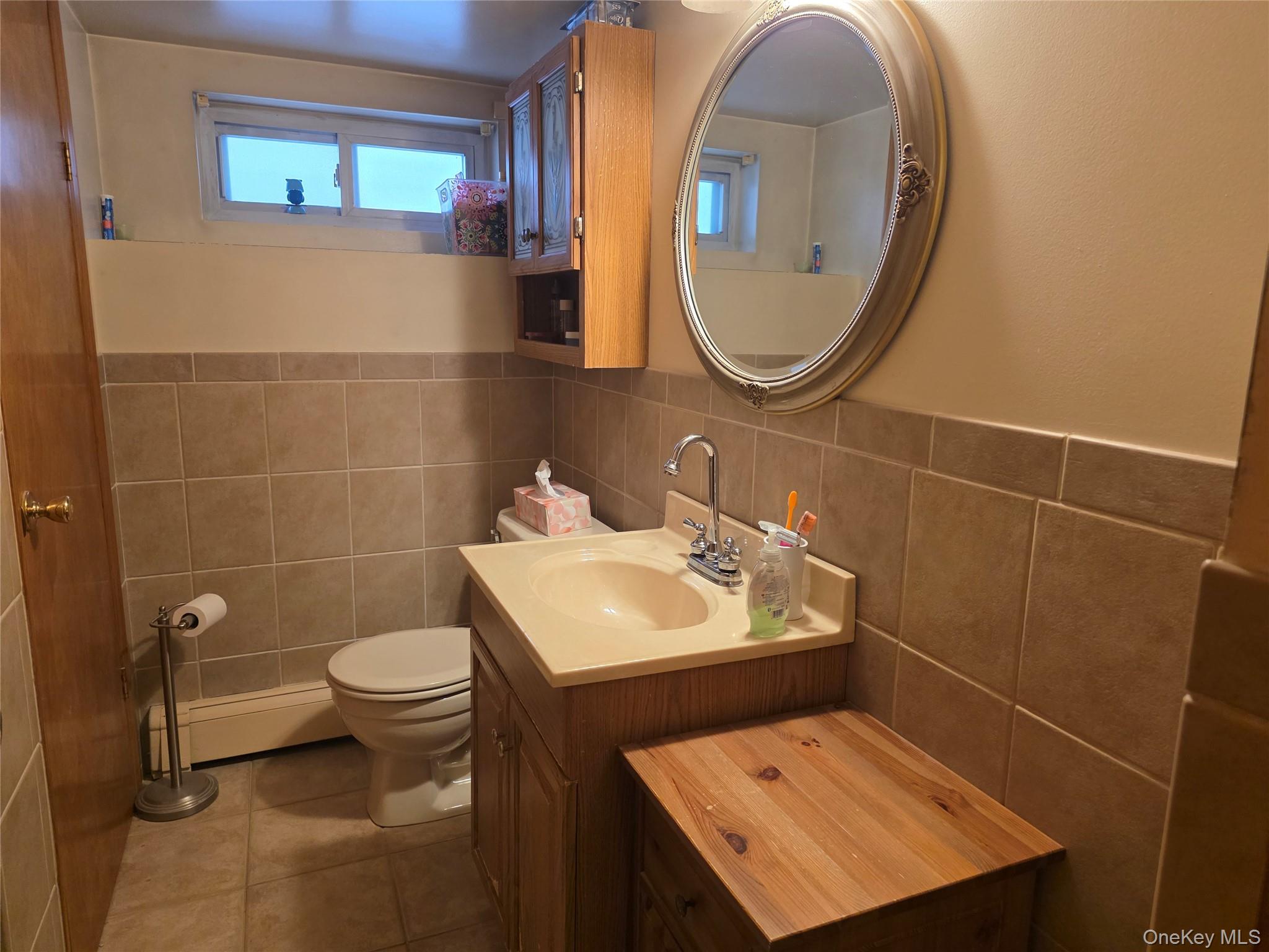 7949 77th Road, Glendale, NY 11385