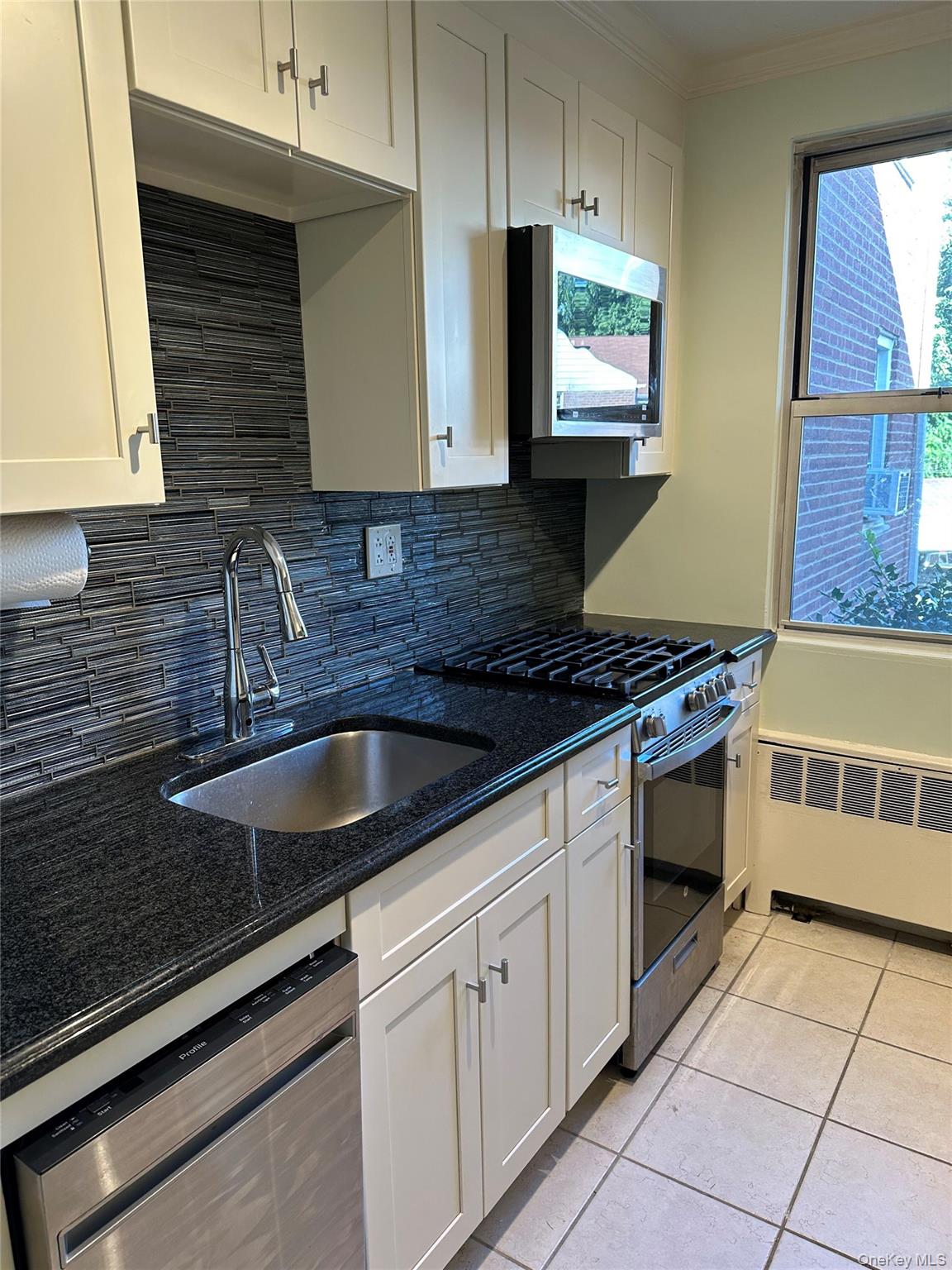 3 Bryant Crescent # #1J, White Plains, NY 10605