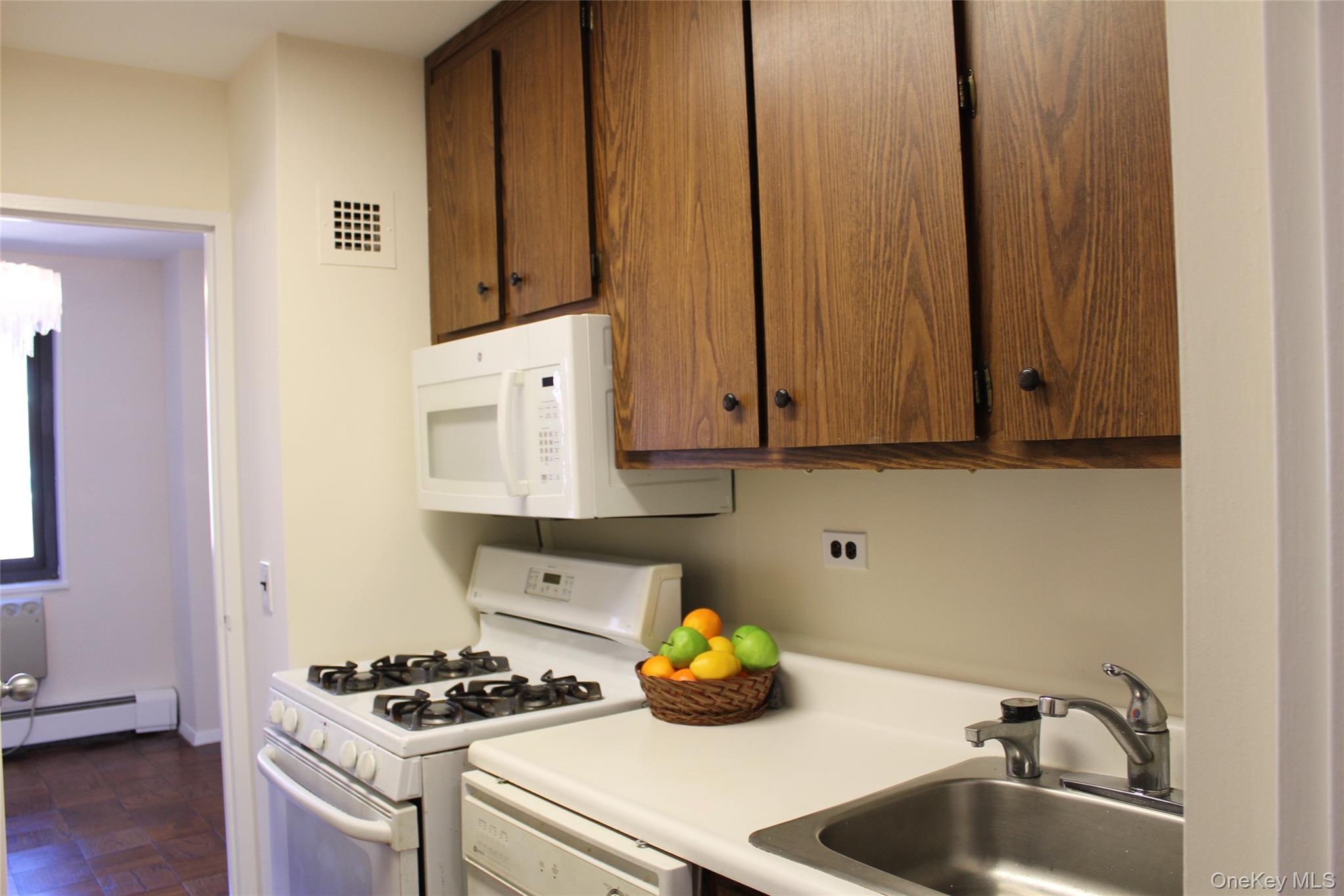 100 E Hartsdale Avenue # 6HW, Hartsdale, NY 10530