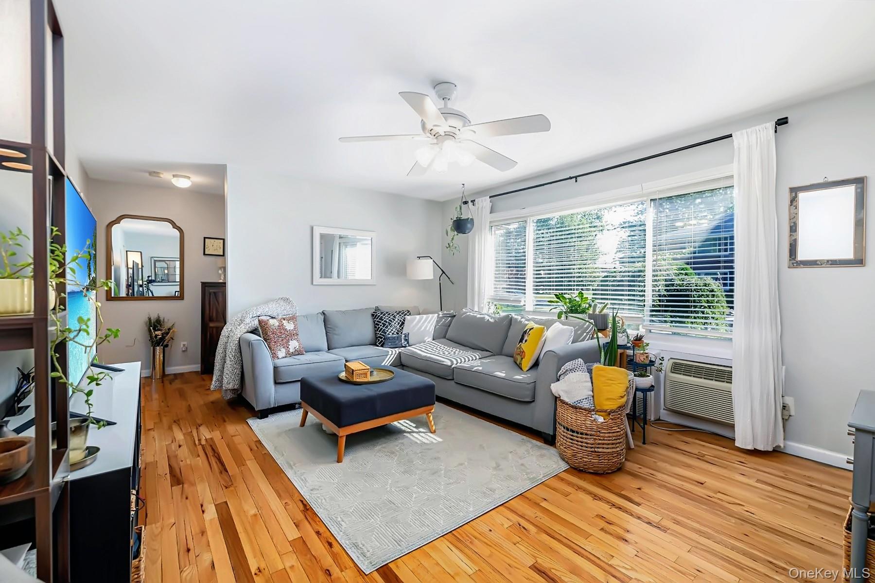 214 Edmunton Drive # J3, North Babylon, NY 11703