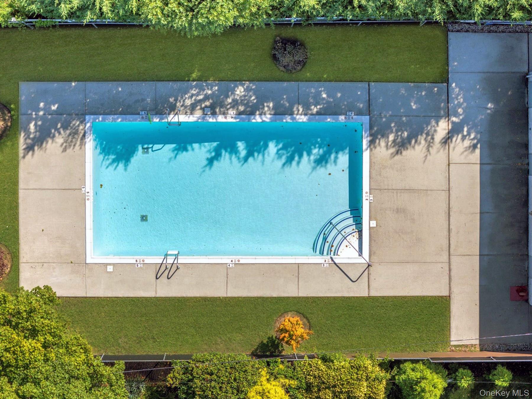 214 Edmunton Drive # J3, North Babylon, NY 11703