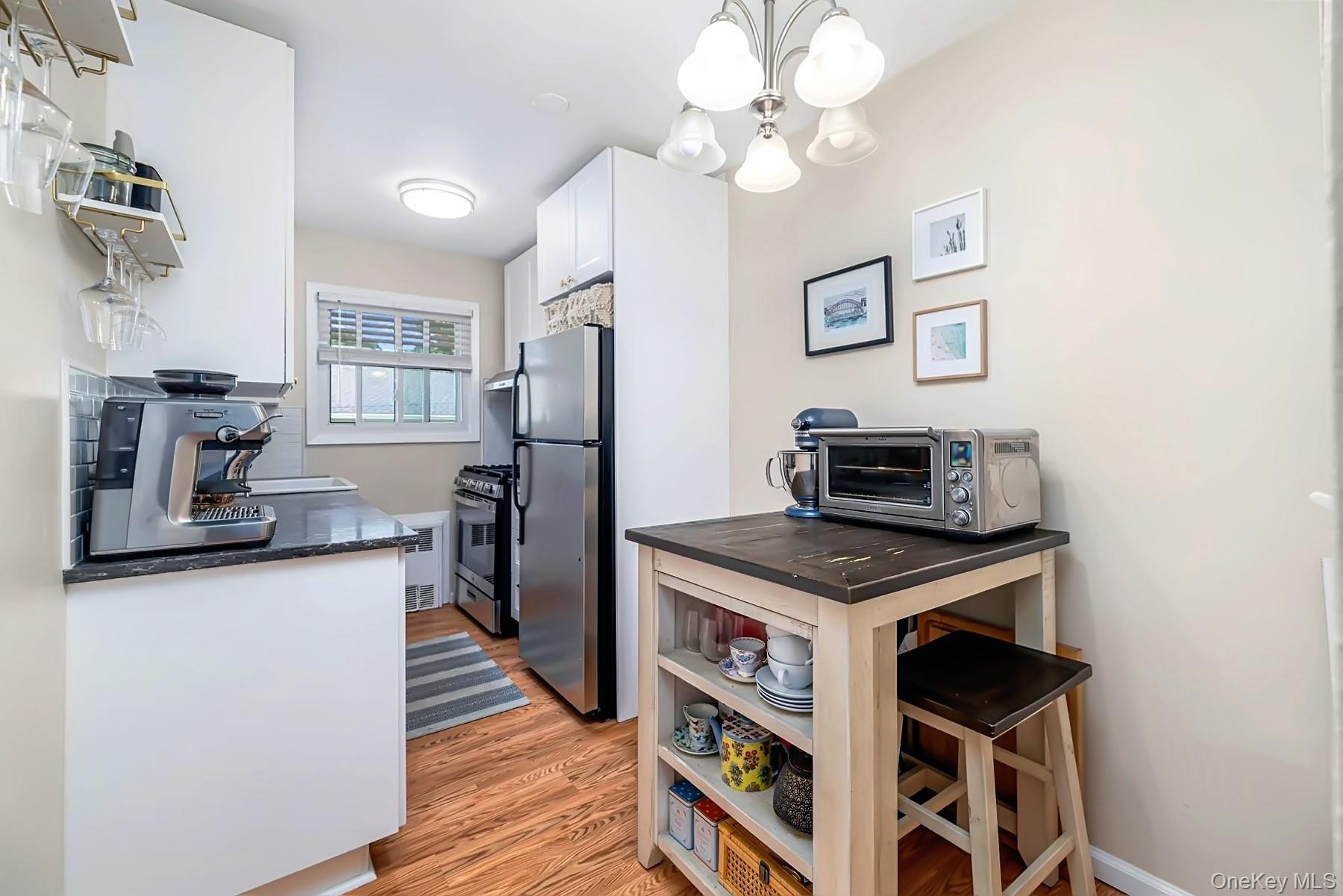 214 Edmunton Drive # J3, North Babylon, NY 11703