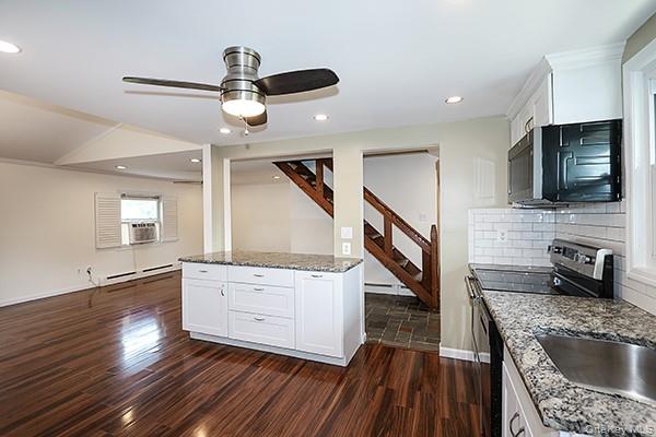 36 Torrey Pine Lane, Medford, NY 11763