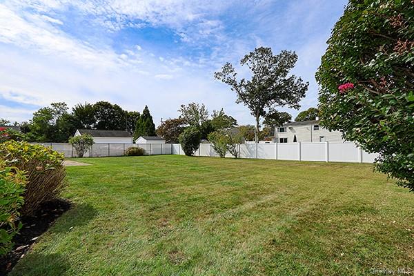 36 Torrey Pine Lane, Medford, NY 11763