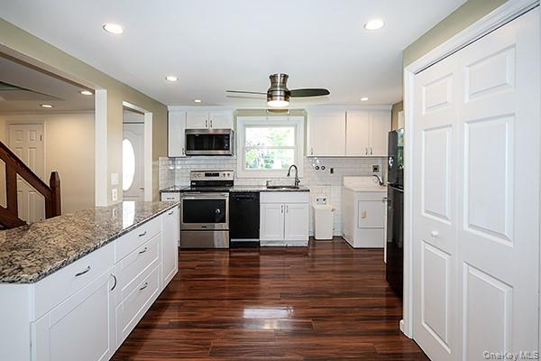 36 Torrey Pine Lane, Medford, NY 11763