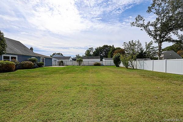 36 Torrey Pine Lane, Medford, NY 11763