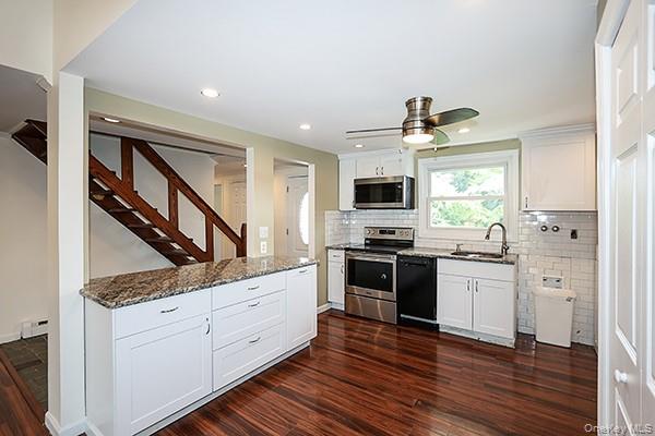 36 Torrey Pine Lane, Medford, NY 11763