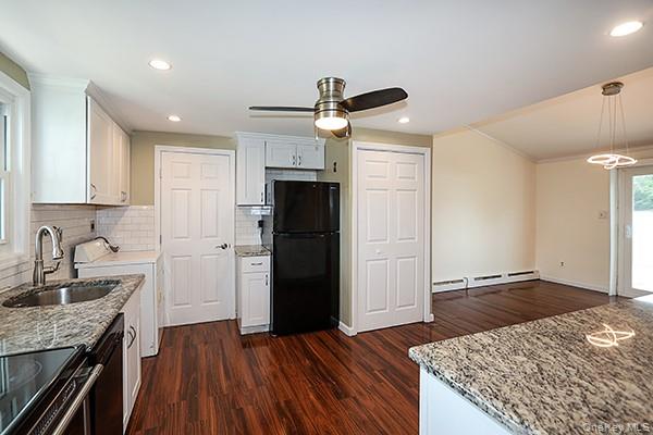 36 Torrey Pine Lane, Medford, NY 11763