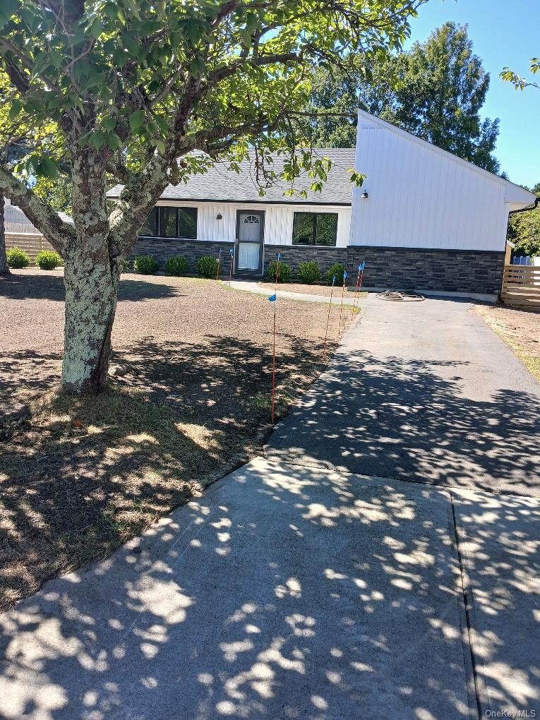 4 Mercury Avenue, East Patchogue, NY 11772