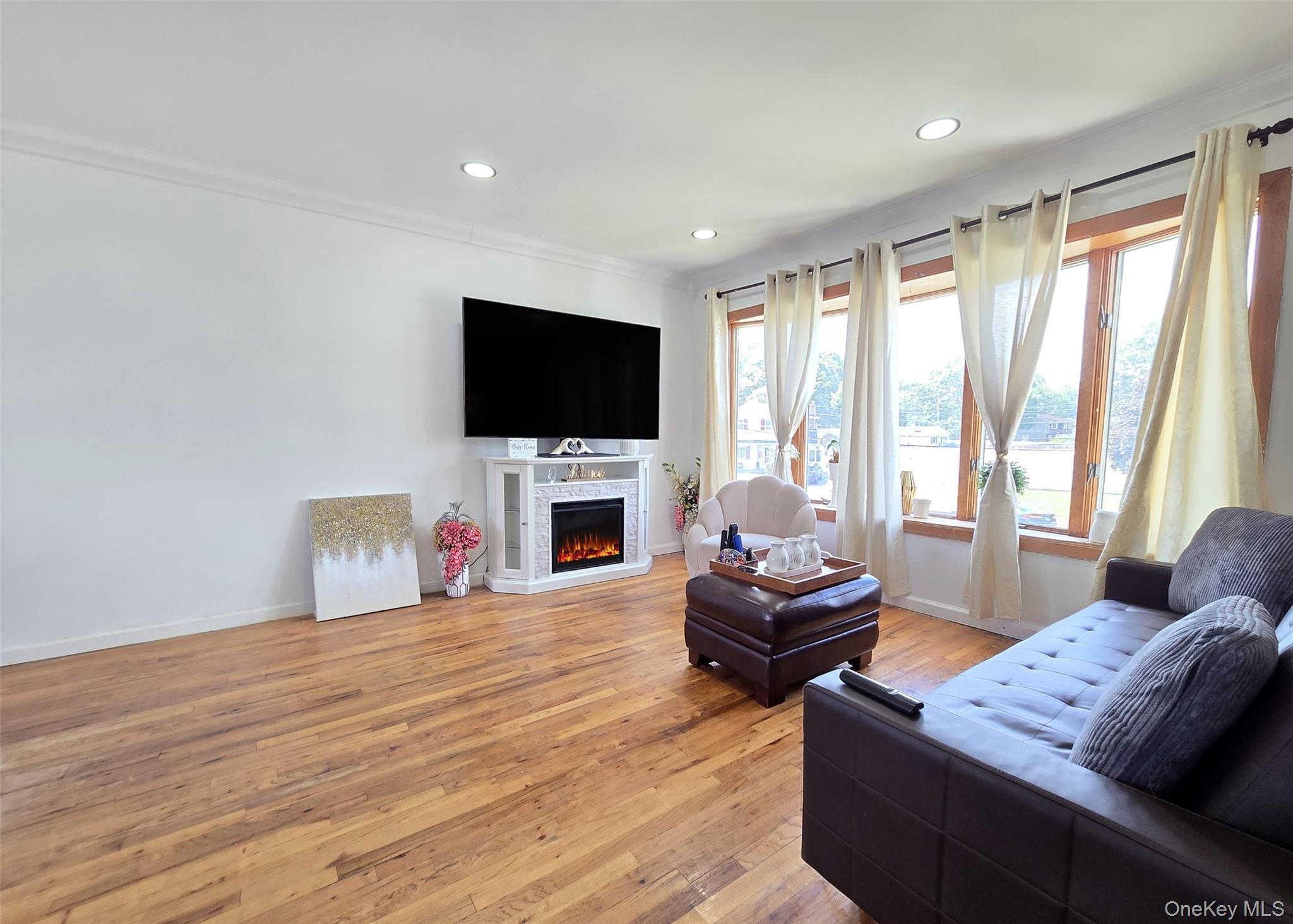 26 Circle Lane, Bay Shore, NY 11706