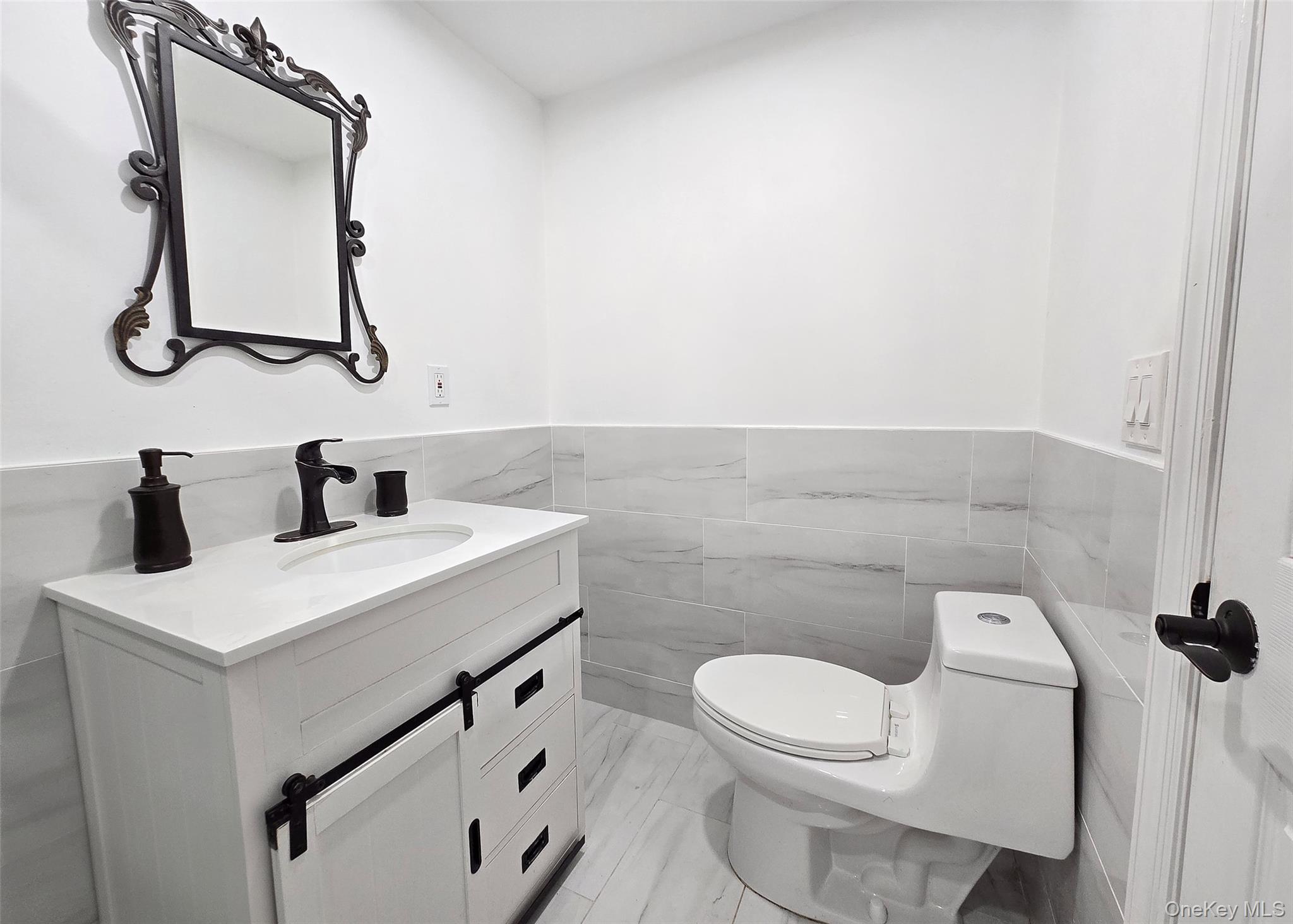 26 Circle Lane, Bay Shore, NY 11706