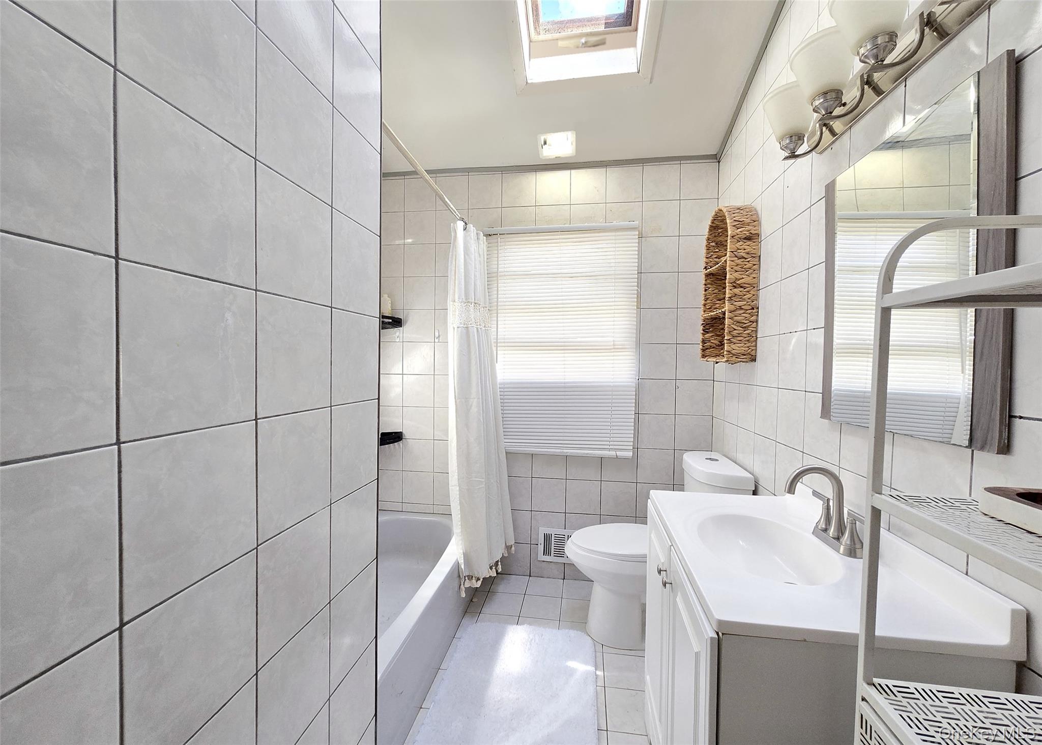 26 Circle Lane, Bay Shore, NY 11706