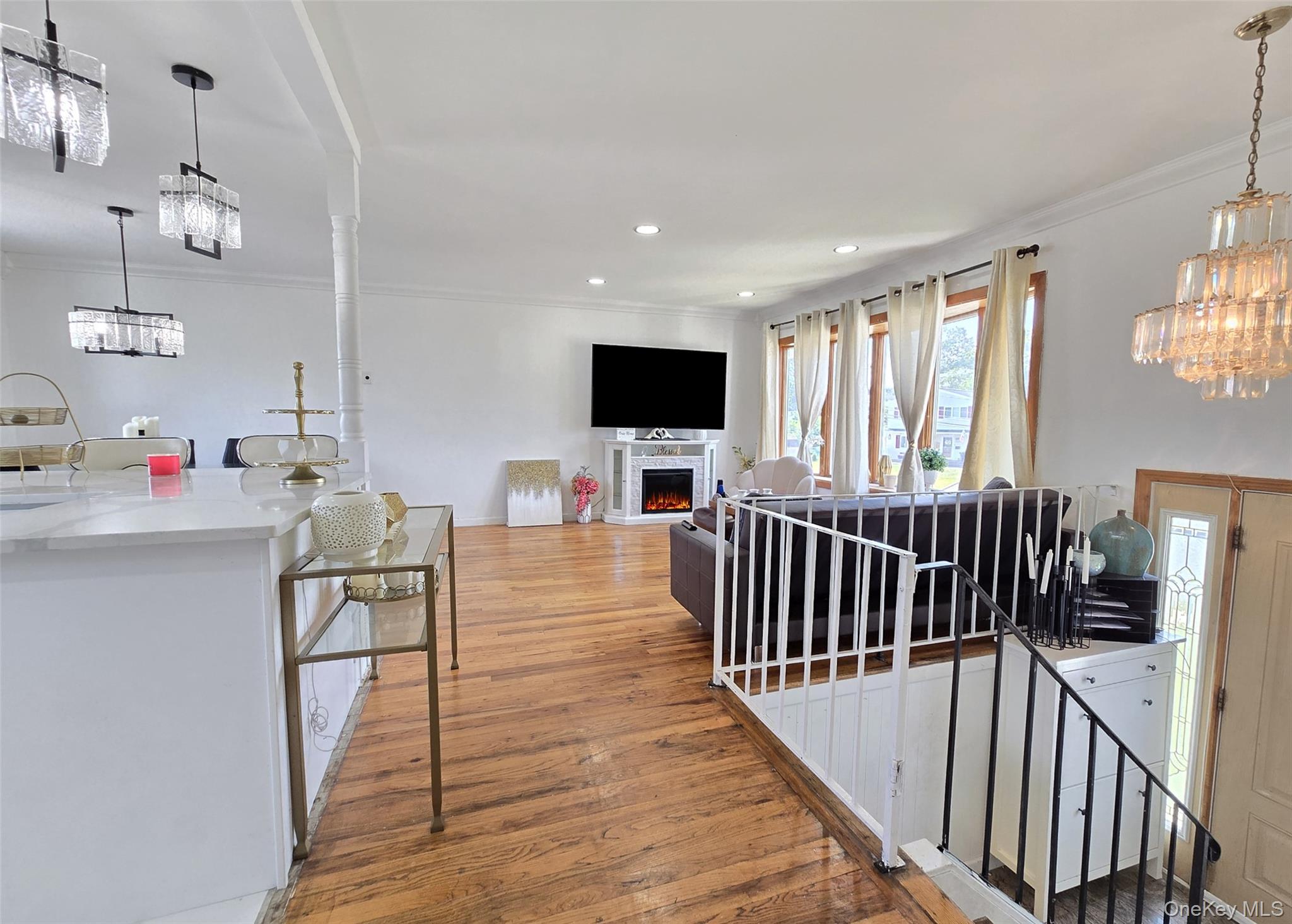 26 Circle Lane, Bay Shore, NY 11706