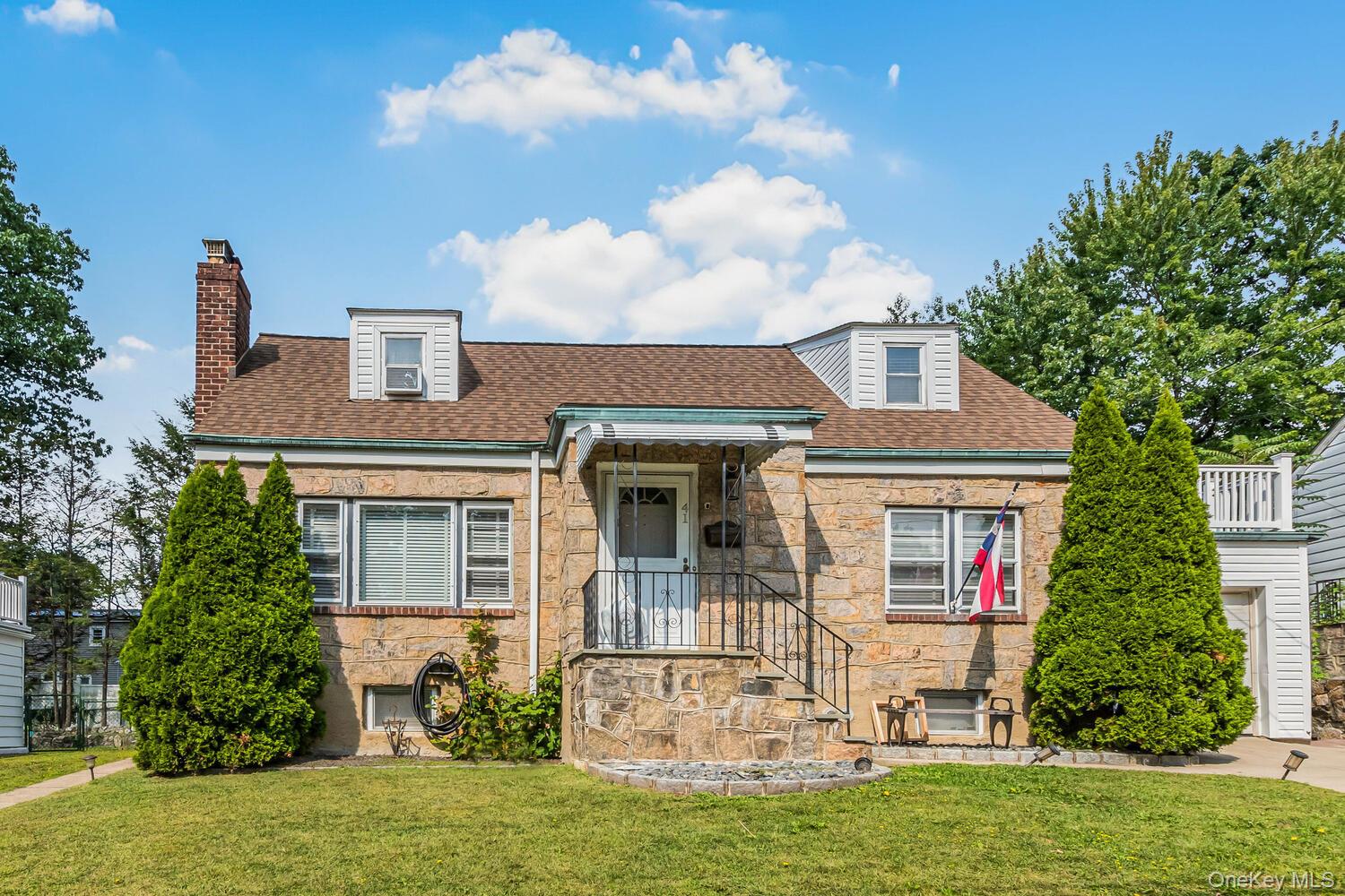 41 Maple Place, Yonkers, NY 10704