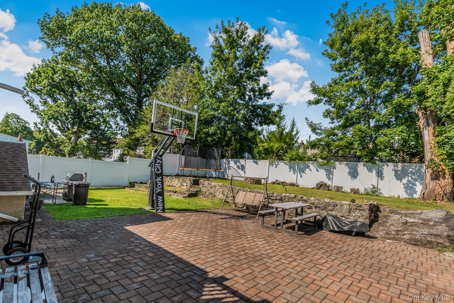 41 Maple Place, Yonkers, NY 10704