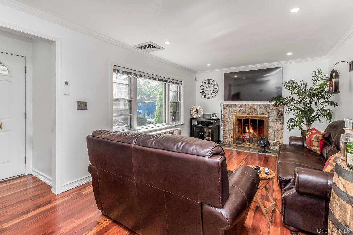 41 Maple Place, Yonkers, NY 10704