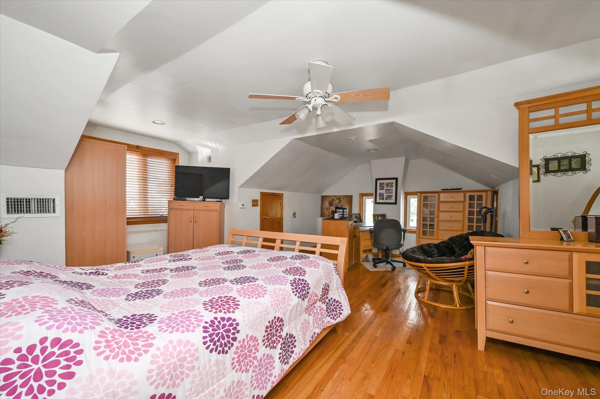 14915 11th Avenue, Whitestone, NY 11357