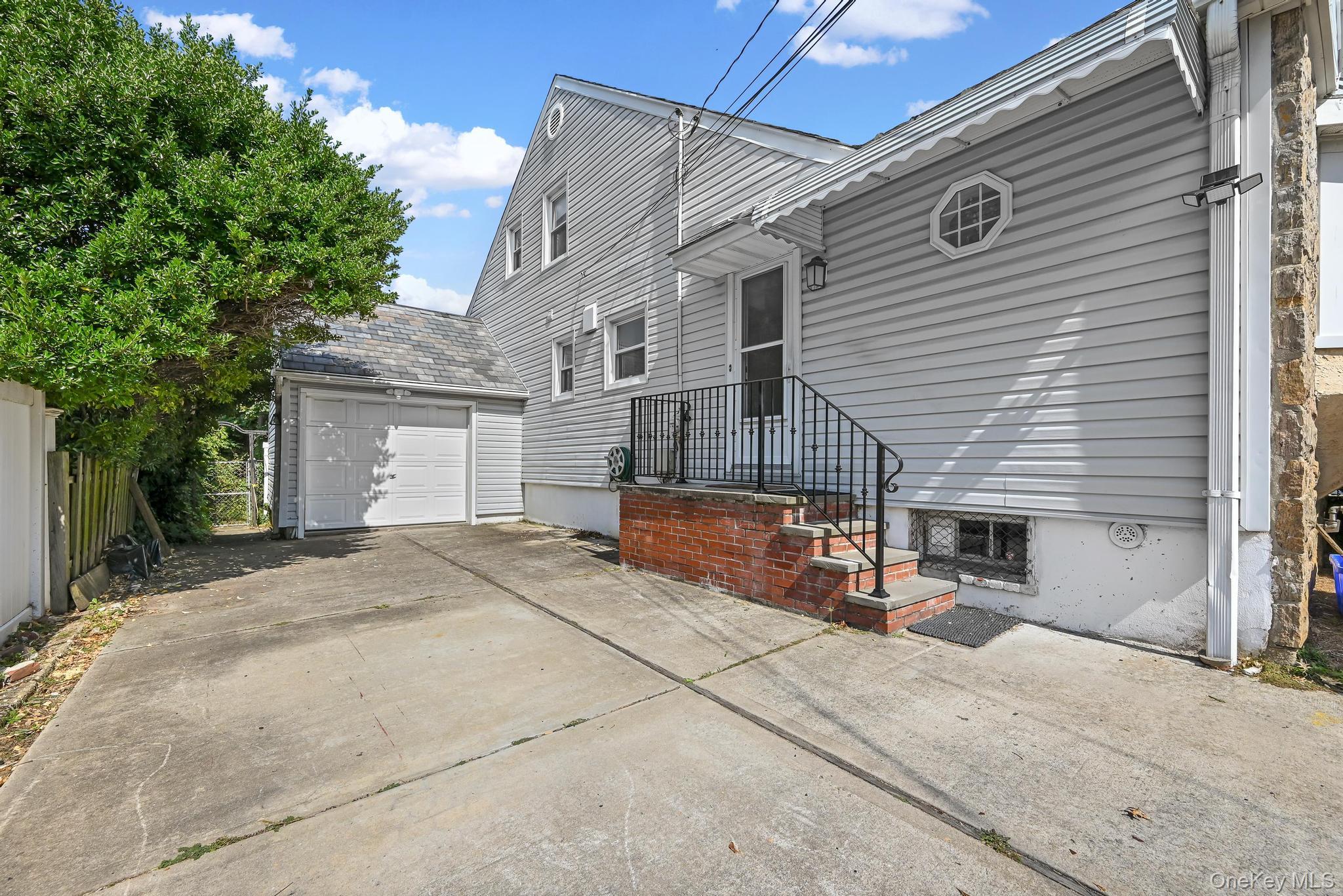 1 George Place, East Rockaway, NY 11518