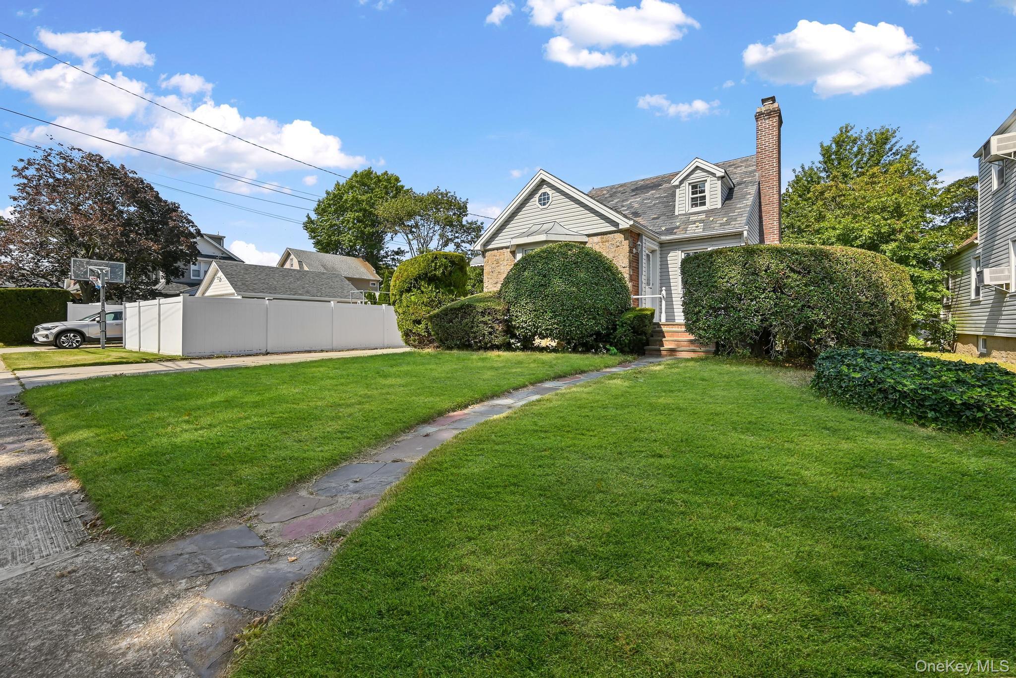 1 George Place, East Rockaway, NY 11518