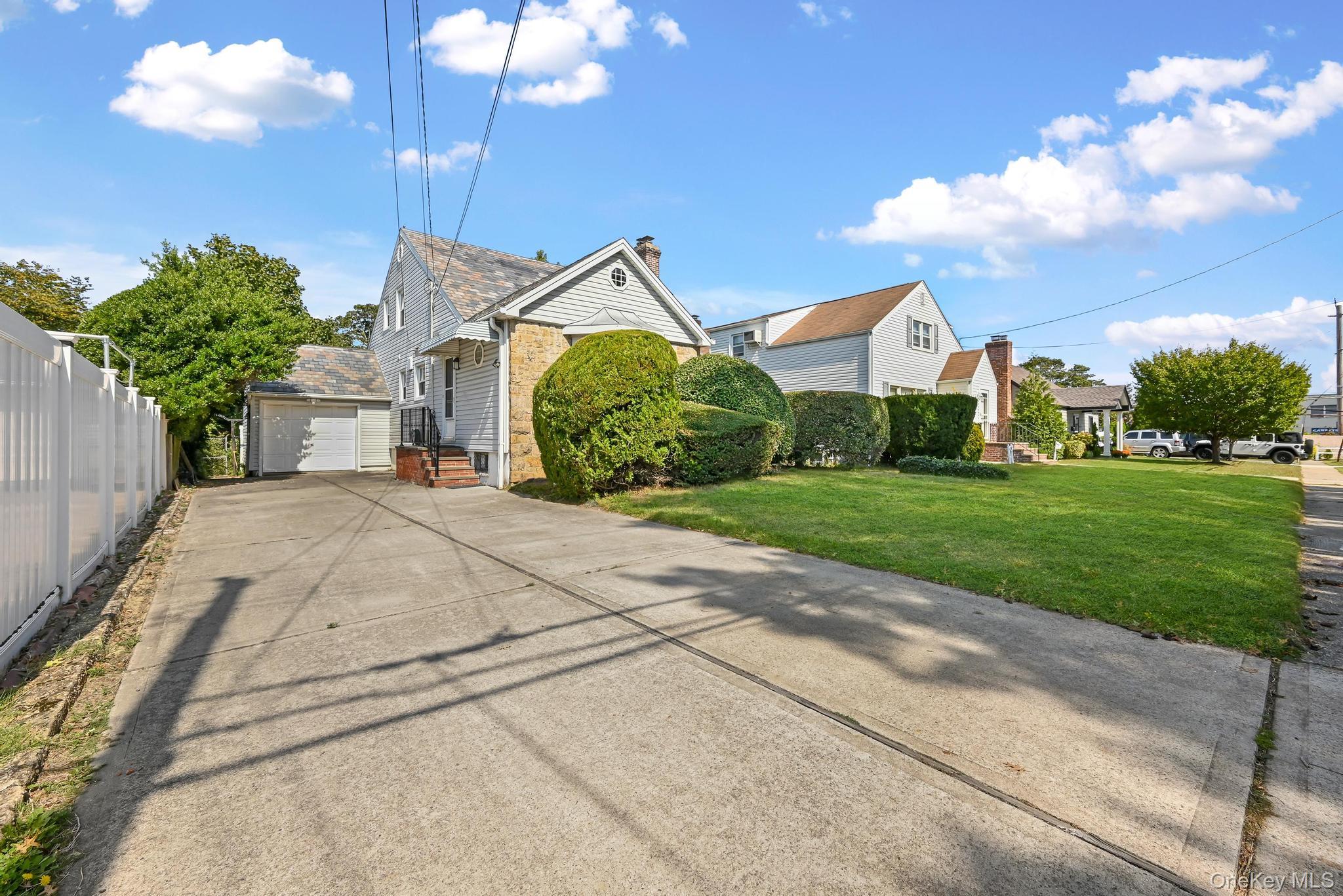 1 George Place, East Rockaway, NY 11518