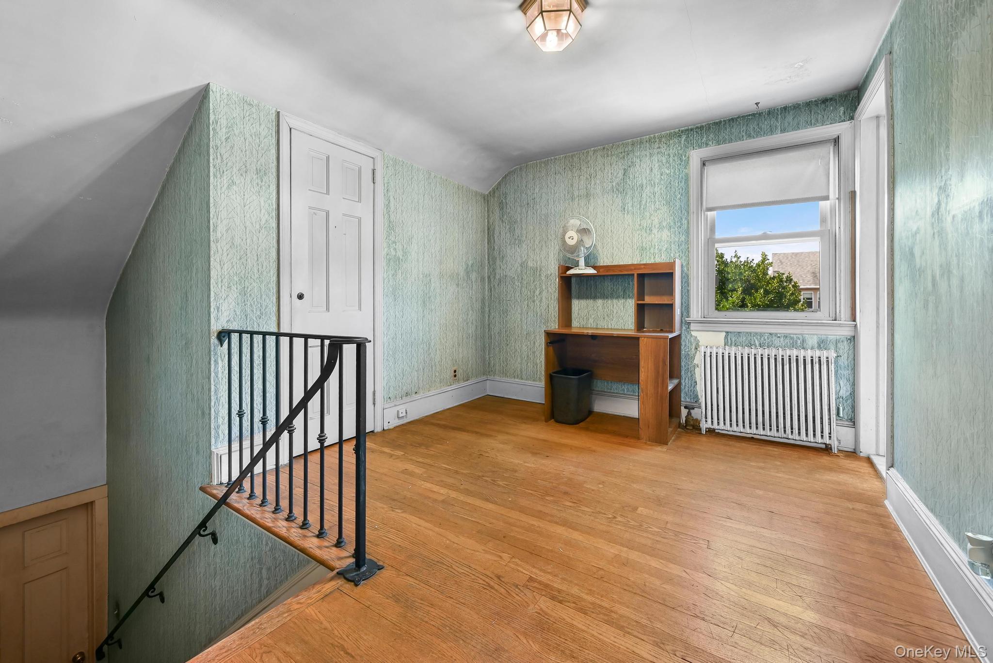 1 George Place, East Rockaway, NY 11518