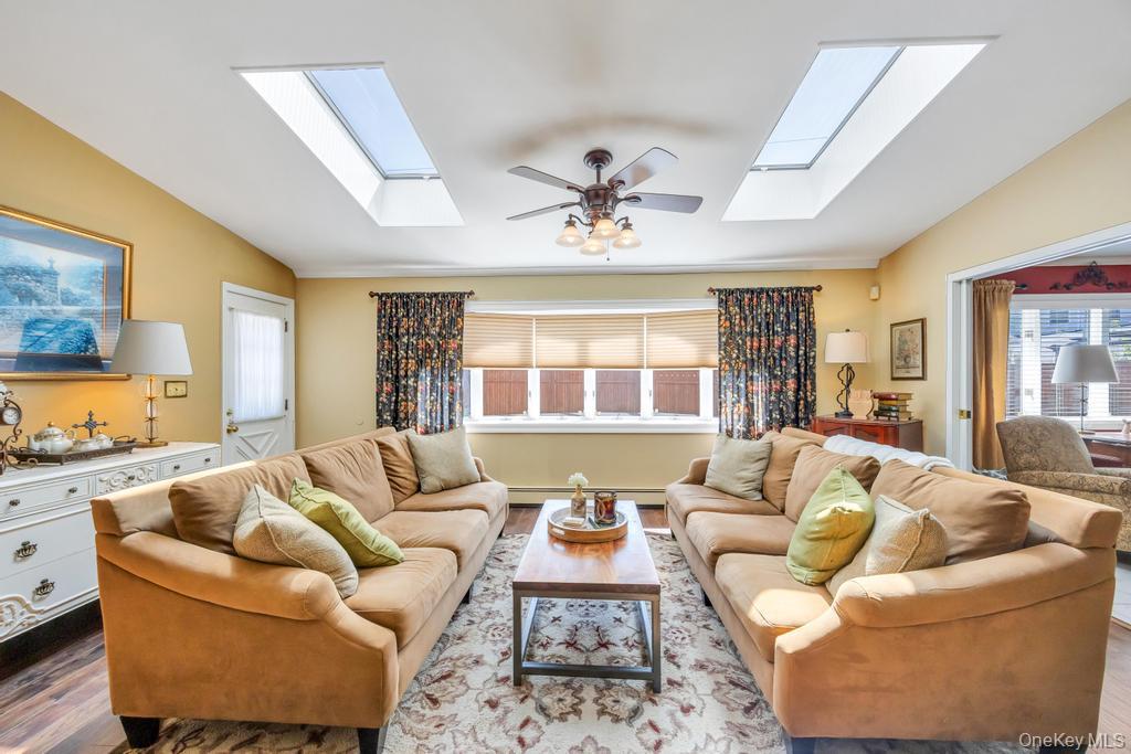 47 Choir Lane, Westbury, NY 11590